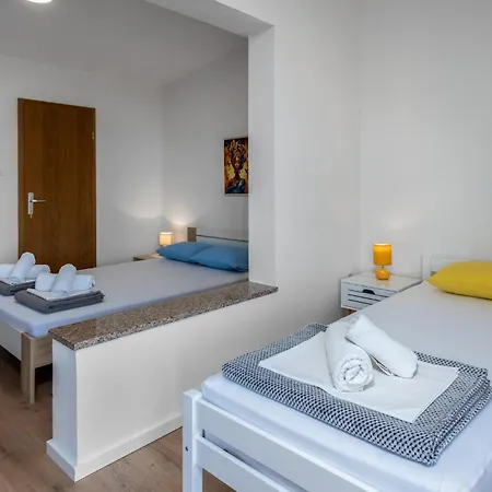 Stunning In Apartment Novi Vinodolski