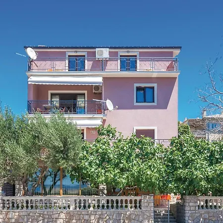 Apartment Stunning In Novi Vinodolski