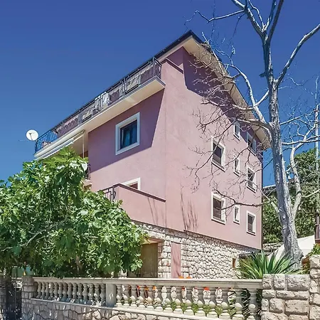 Apartment Stunning In Novi Vinodolski