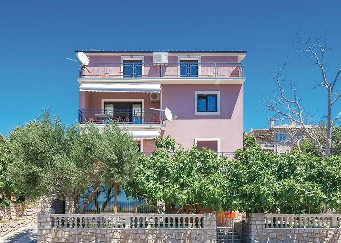Apartment Stunning In Novi Vinodolski