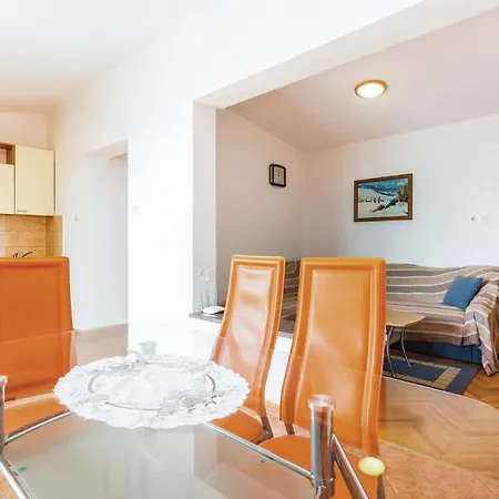 Apartment Cozy In With Kitchen
