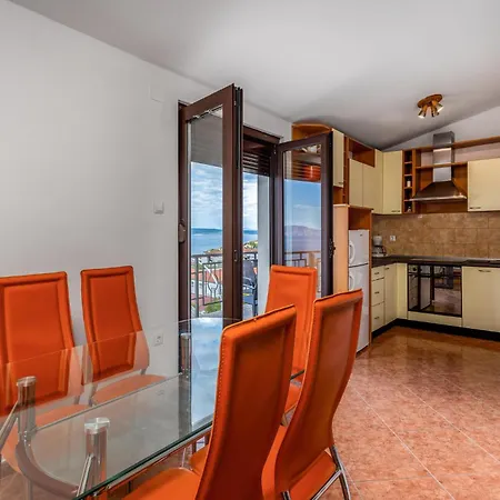 Cozy In With Kitchen Novi Vinodolski