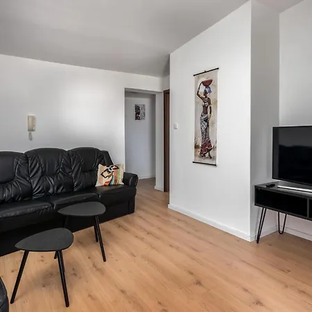 Cozy In With Kitchen Apartment