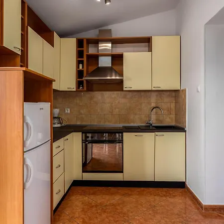 Cozy In With Kitchen * Novi Vinodolski